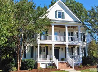 905 Strathorn Dr, Cary, NC 27519