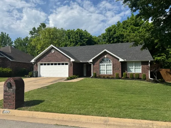 1623 N Plantation Ave, Fayetteville, AR 72704