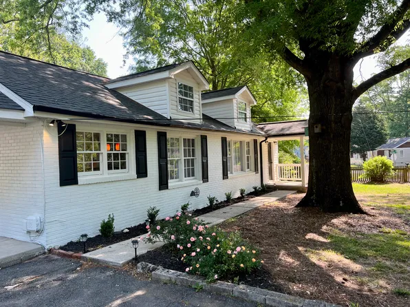 755 Trout St NE, Marietta, GA 30060