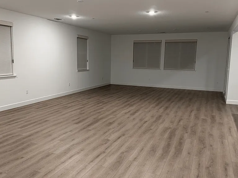 3362 Hedgerow Dr — Photo 2