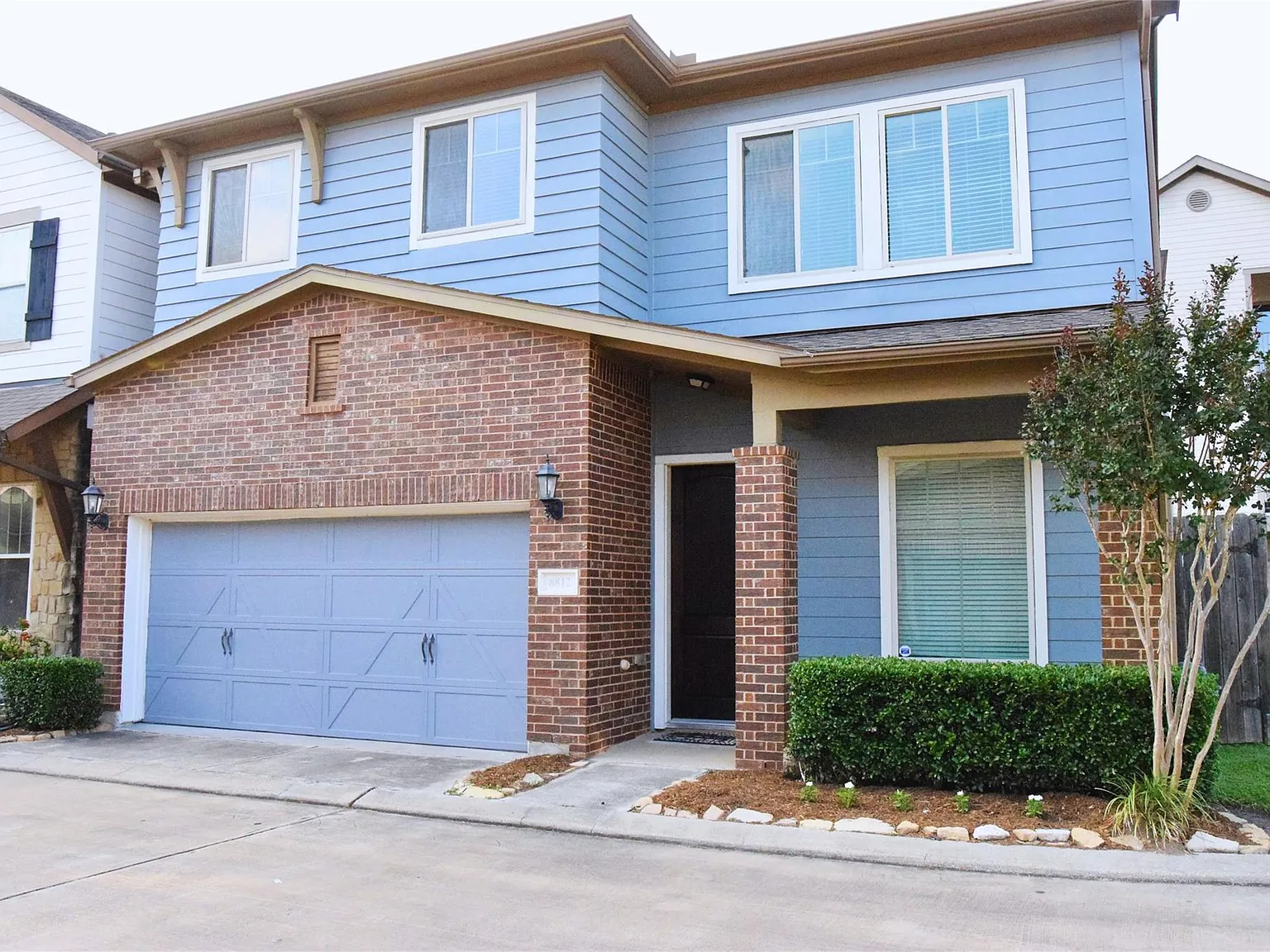3 bed, 2.5 bath, 2011 sqft, $2,550 — Photo 2