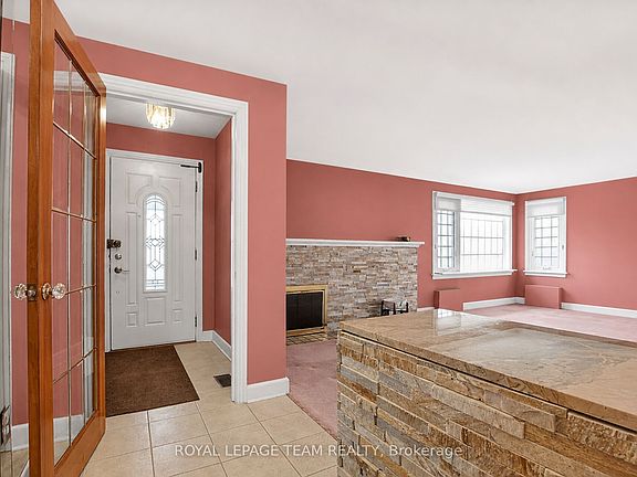 5th image of 546 Sherbourne Rd