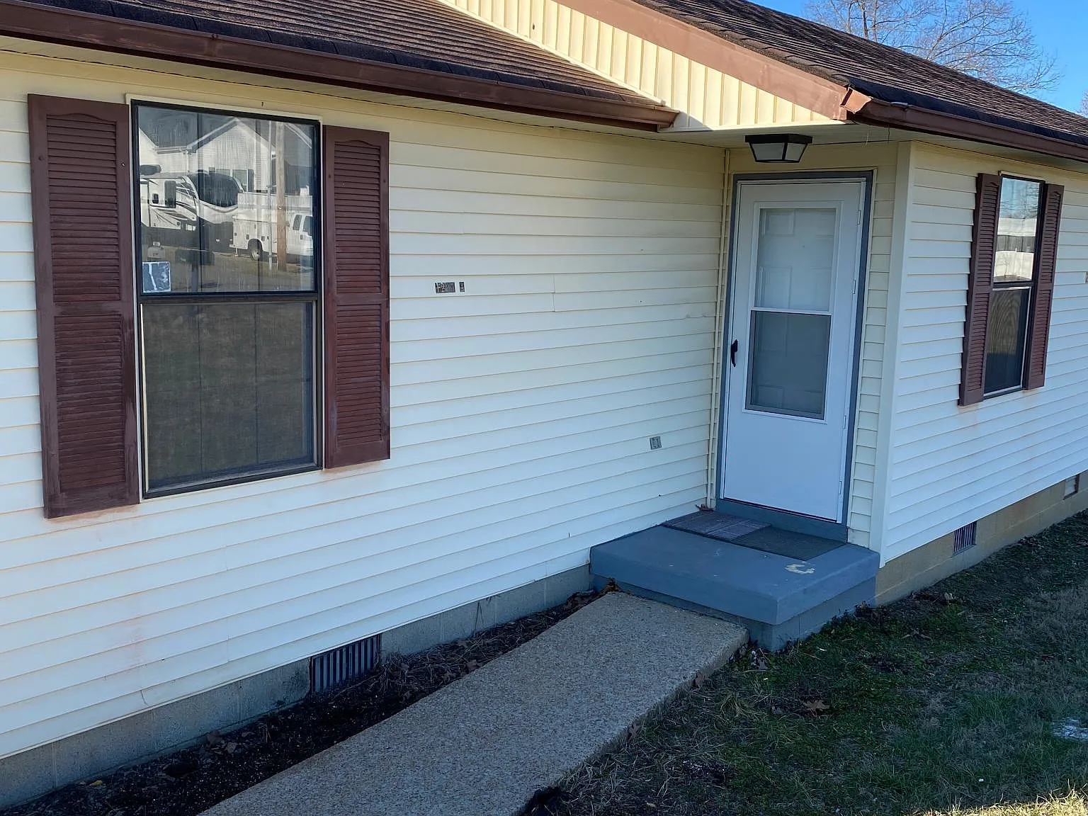 1205 Redden Ln — Photo 4