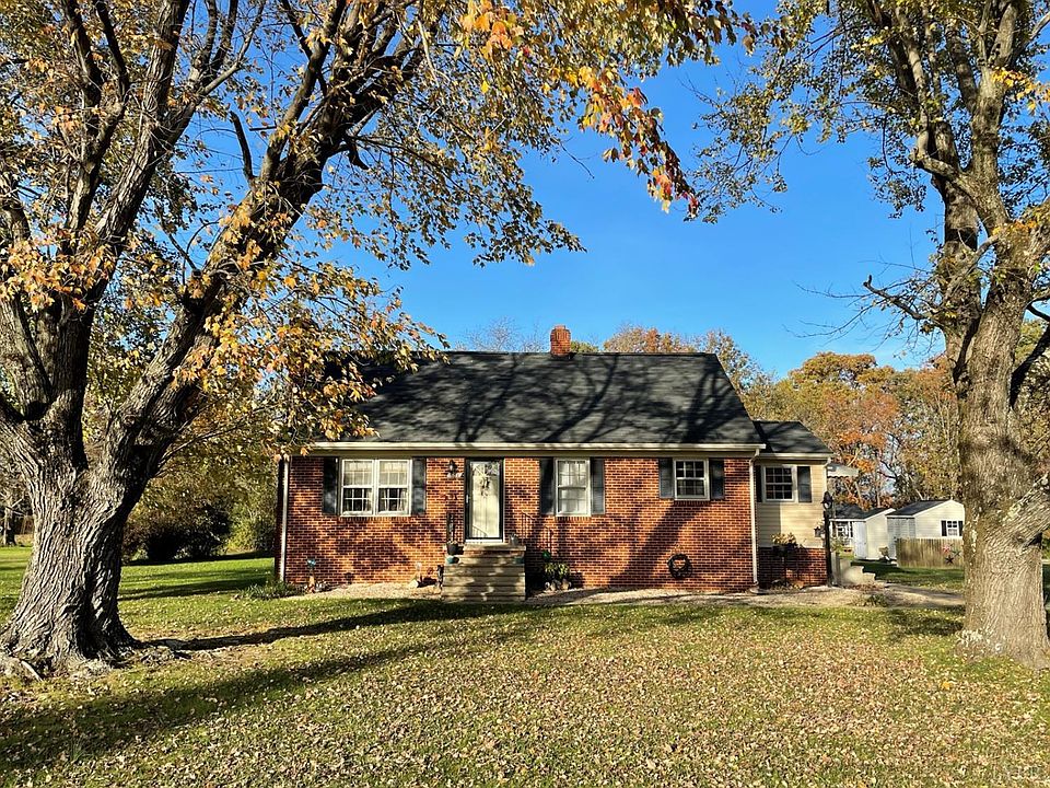 1st image of 631 Riverview Dr