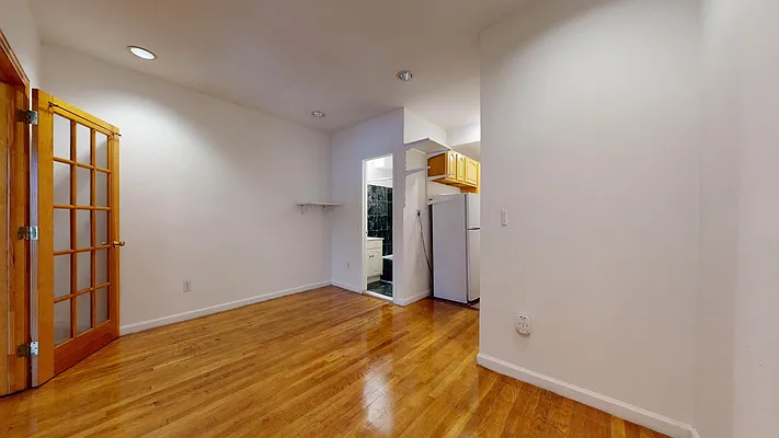 Rented by Bond New York | media 11