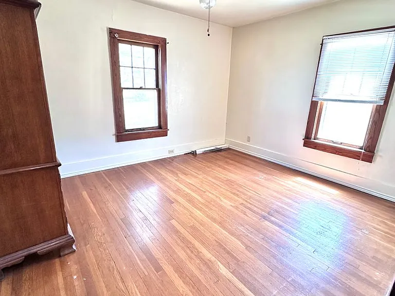 515 W Main St — Photo 12