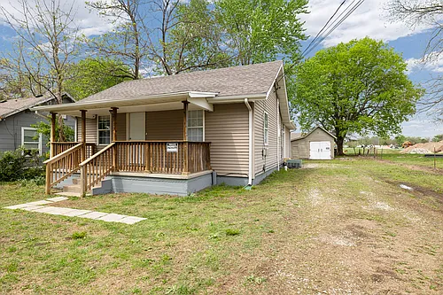 2113 W Wall St Photo 1