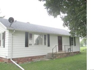 107 E Marion St, Henderson, IL 61439