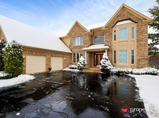 3320 Winchester Ln, Glenview, IL 60026