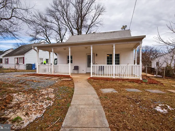 124 Polk Dr, Manassas Park, VA 20111