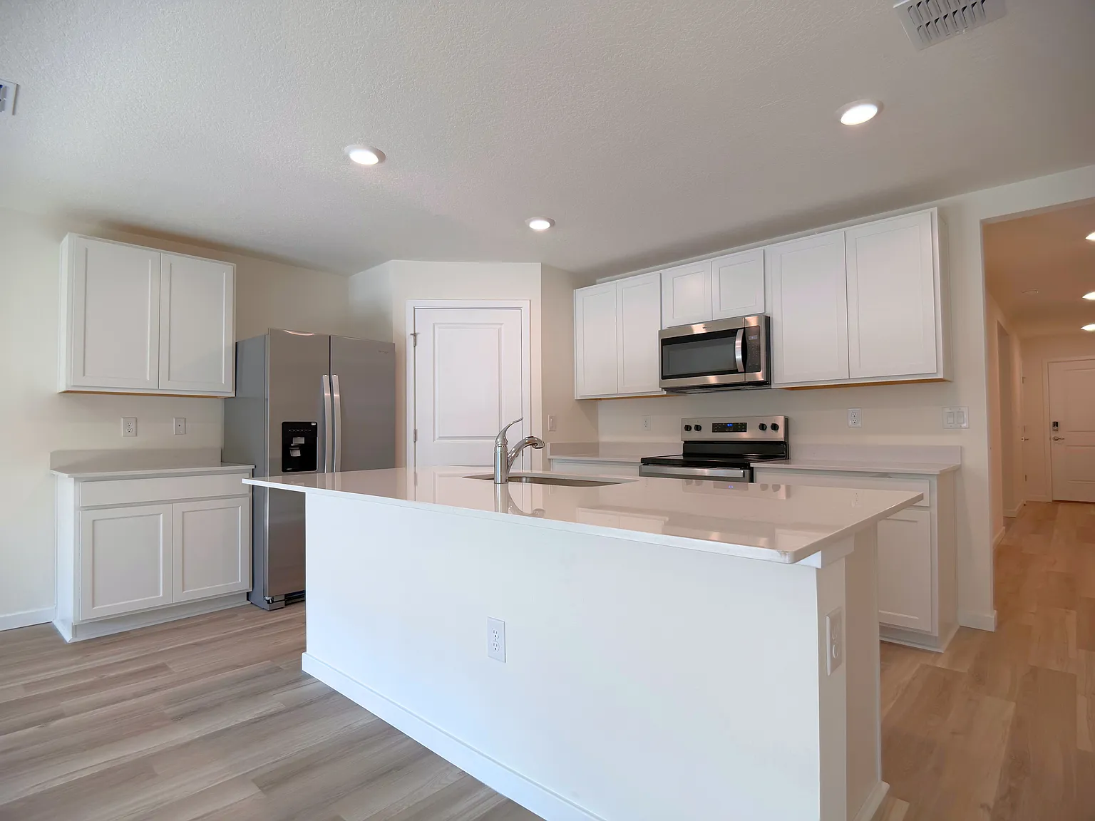 4 bed, 1828 sqft, $2,250 — Photo 4