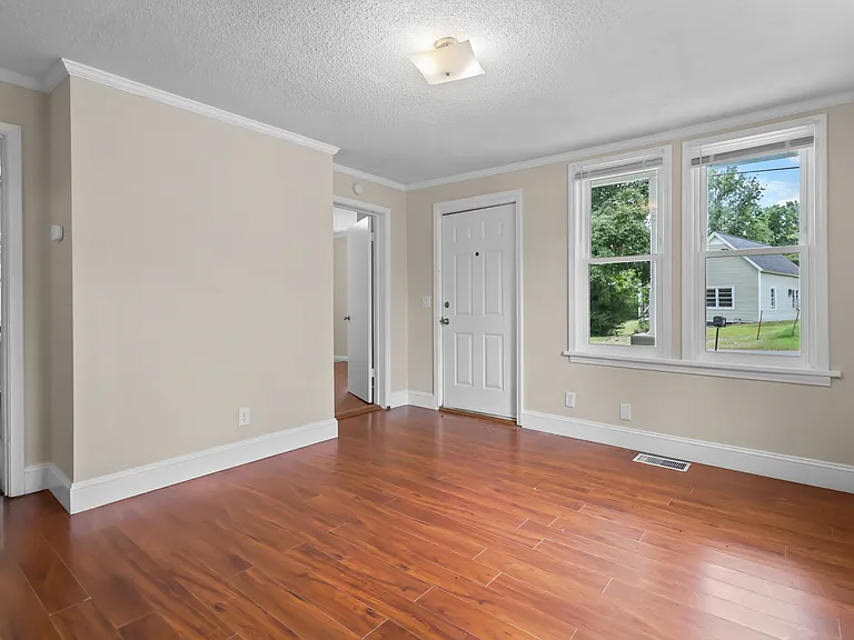 114 Emory St — Photo 15