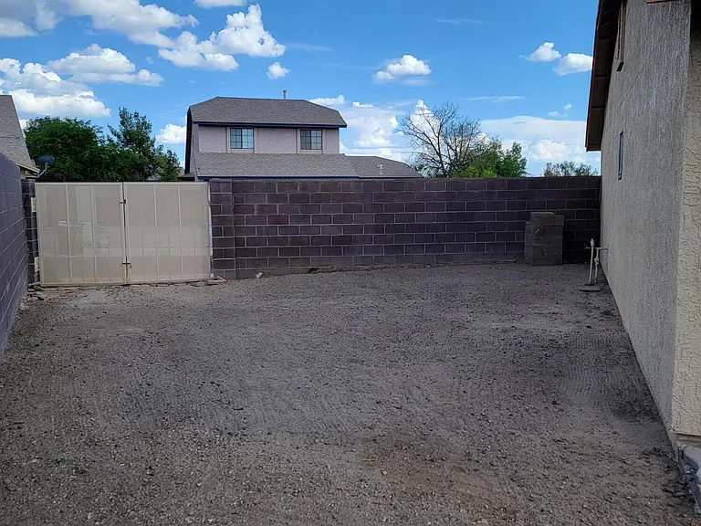 9689 N Donegal Pl — Photo 19
