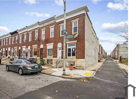 1918 E Lafayette Ave — Photo 2
