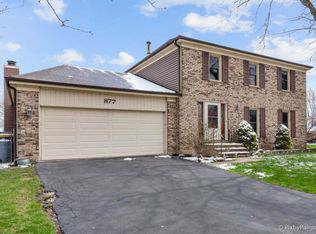 877 Pontiac Ln, Carol Stream, IL 60188