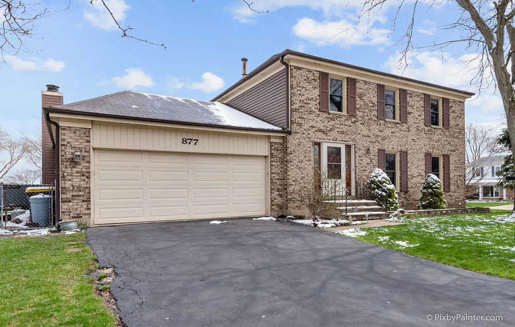 877 Pontiac Ln photo 1