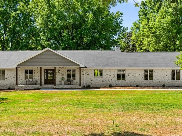 7403 Friendship Ledford Rd, Winston Salem, NC 27107