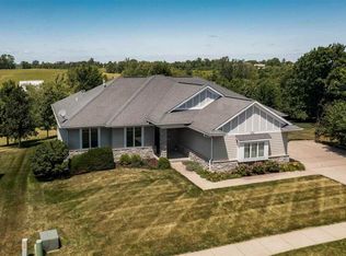 838 Duck Creek Dr, Iowa City, IA 52246