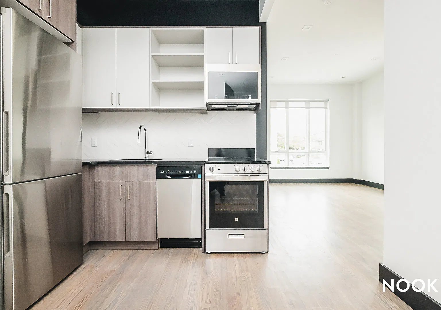 596 East 32nd Street — Photo 1