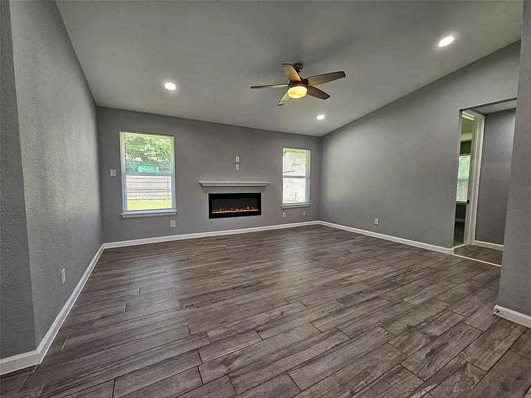 2603 Peach Tree Ln — Photo 5