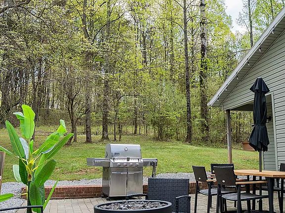 2nd image of 8126 Bear Run Rd