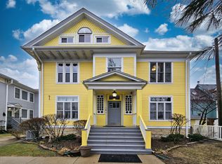 617 South Blvd APT E, Oak Park, IL 60302