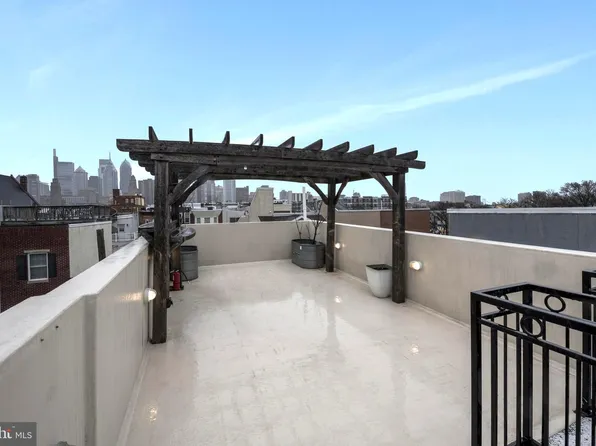 1418 Montrose St, Philadelphia, PA 19146