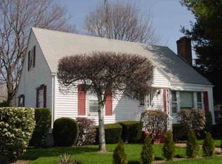 25 Bolton St, Cranston, RI 02920