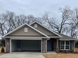 6100 Eagle Point Cir SE, Owens Cross Roads, AL 35763