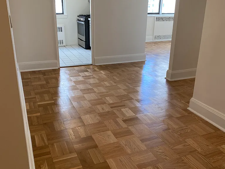 435 E 79th St #8U — Photo 4