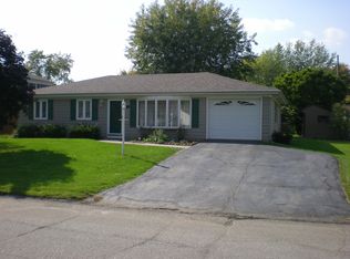 702 Dearborn Rd, Valparaiso, IN 46385