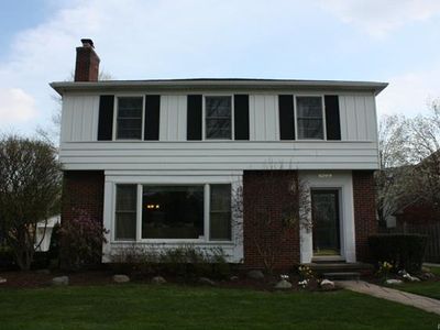 1099 Canterbury Dr, Birmingham, MI, 48009