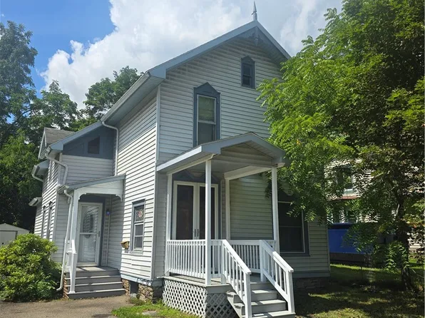 15 Robie St, Bath, NY 14810