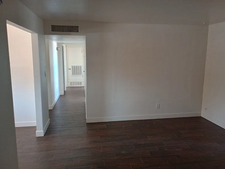 508 W 14th St — Photo 8