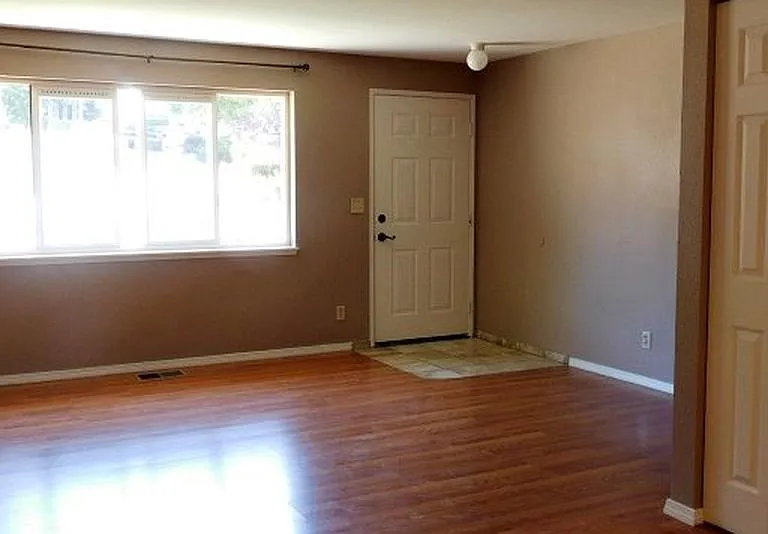 380 Corona Loop Rd — Photo 5