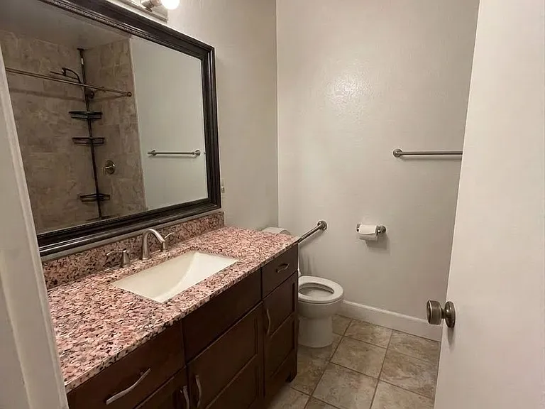 4901 Autumntree Ct — Photo 10