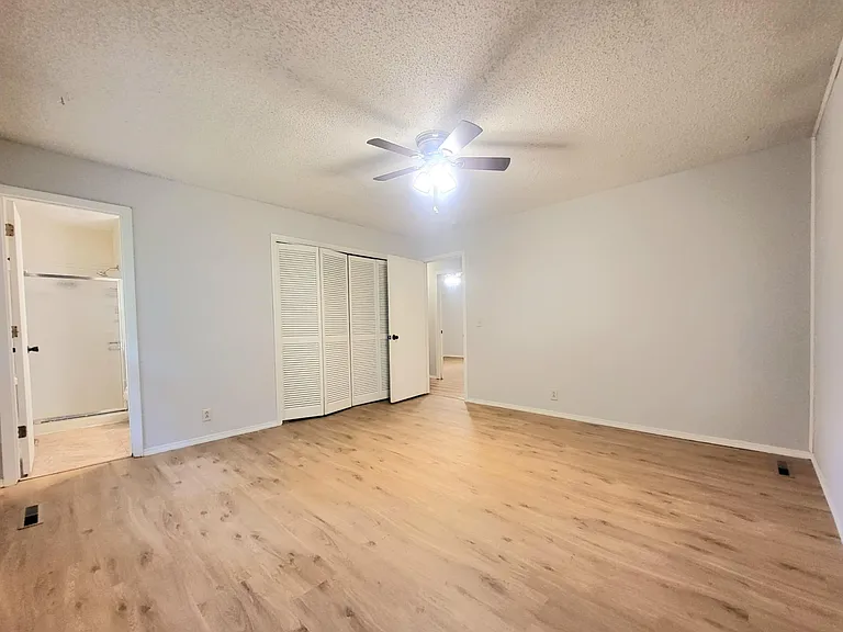 3232 S Roanoke Ave — Photo 14