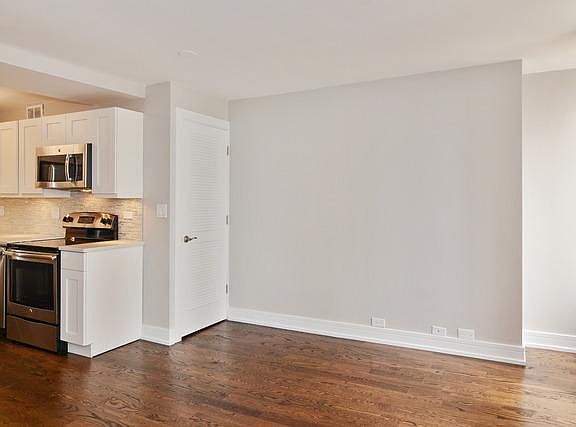 3rd image of 100 E Walton St APT 25C