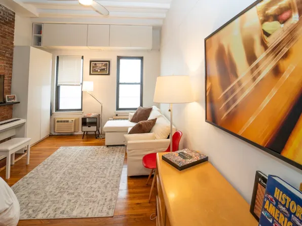 431 West 54th Street image 1 of 12