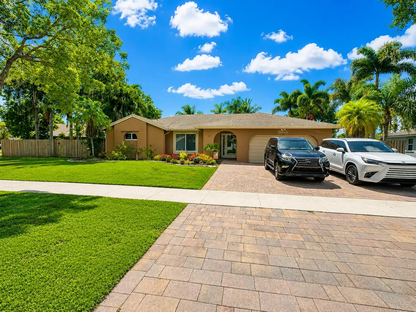3 bed, 2.0 bath, 1965 sqft, $5,400 — Photo 1