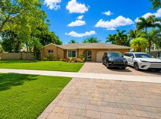 5040 SW 117th Way, Cooper City, FL 33330