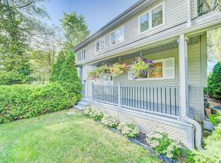 228 Lake Dr E, Georgina, ON L4P3E9