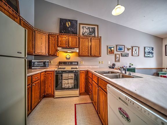 5th image of 134 White Tail Dr