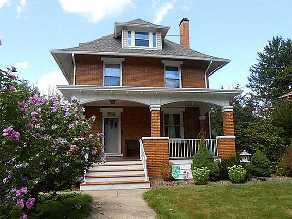 2nd image of 215 E Hazelcroft Ave