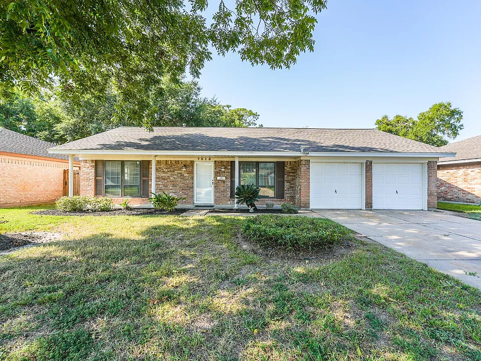 7015 Pine Vista Ln