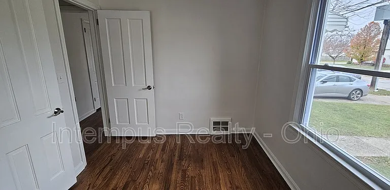 360 E 326th St — Photo 12