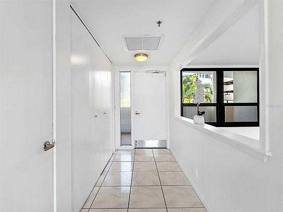 5th image of 1255 N GULFSTREAM AVENUE #205