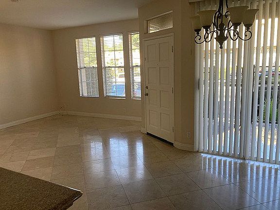 4th image of 4 Fulmar Ln