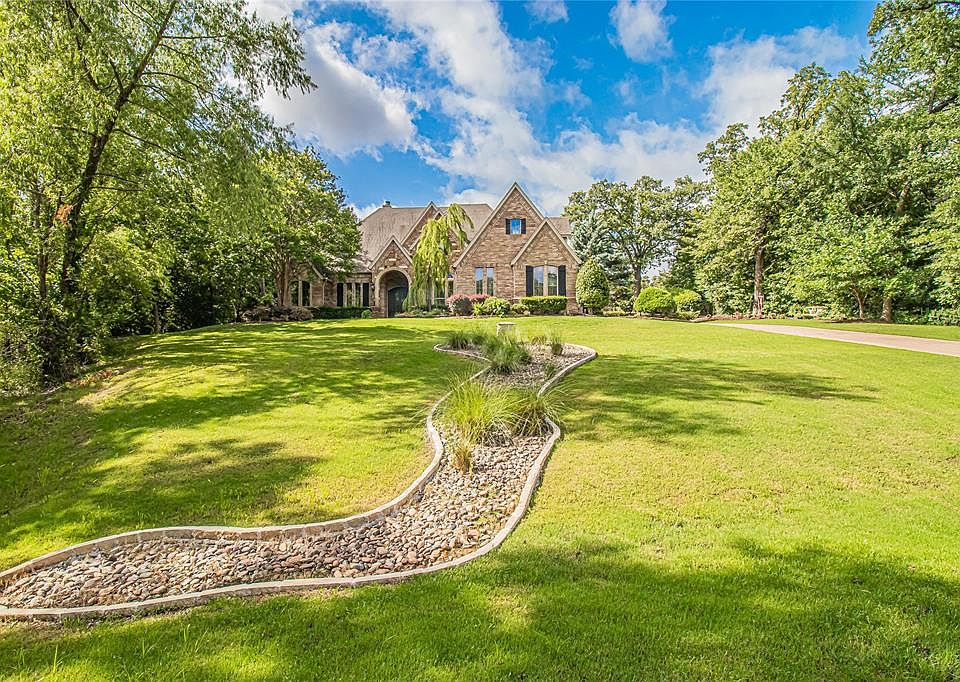 1st image of 7213 Oak Creeks Ct