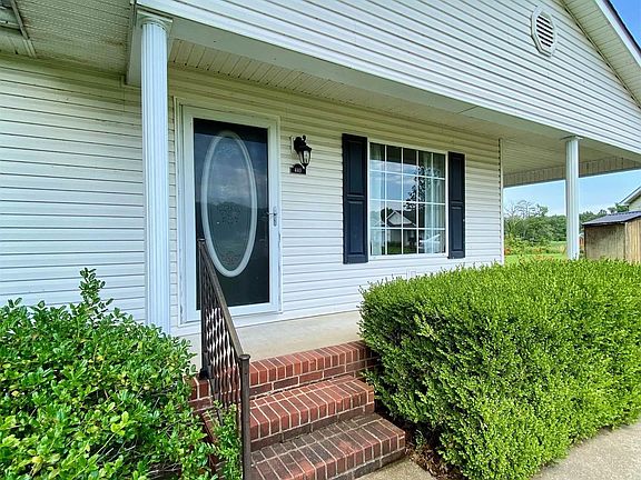 3rd image of 440 Sunrise Dr